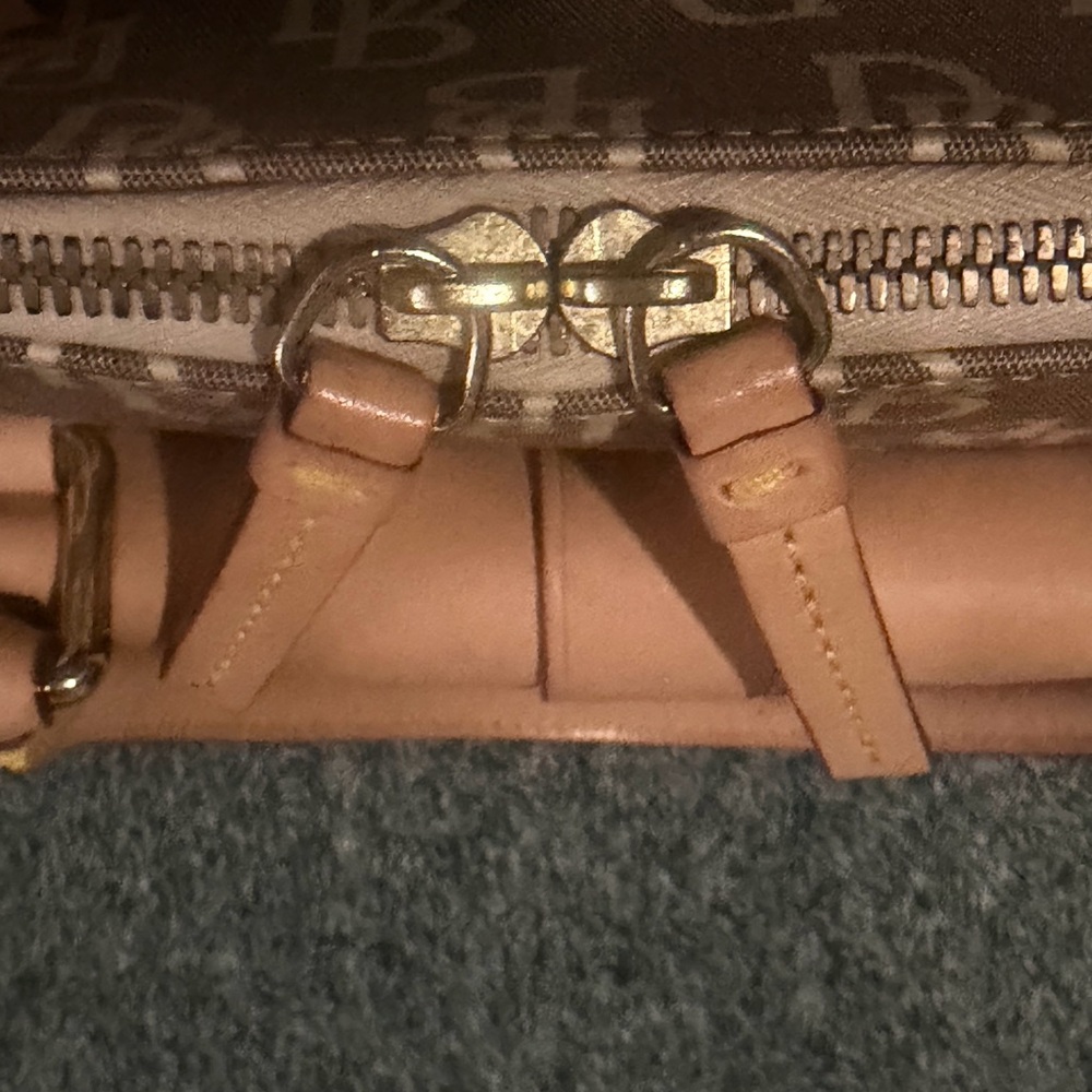 Dooney & Bourke Gray Signature Satchel with Tan Trim - Picture 6 of 10